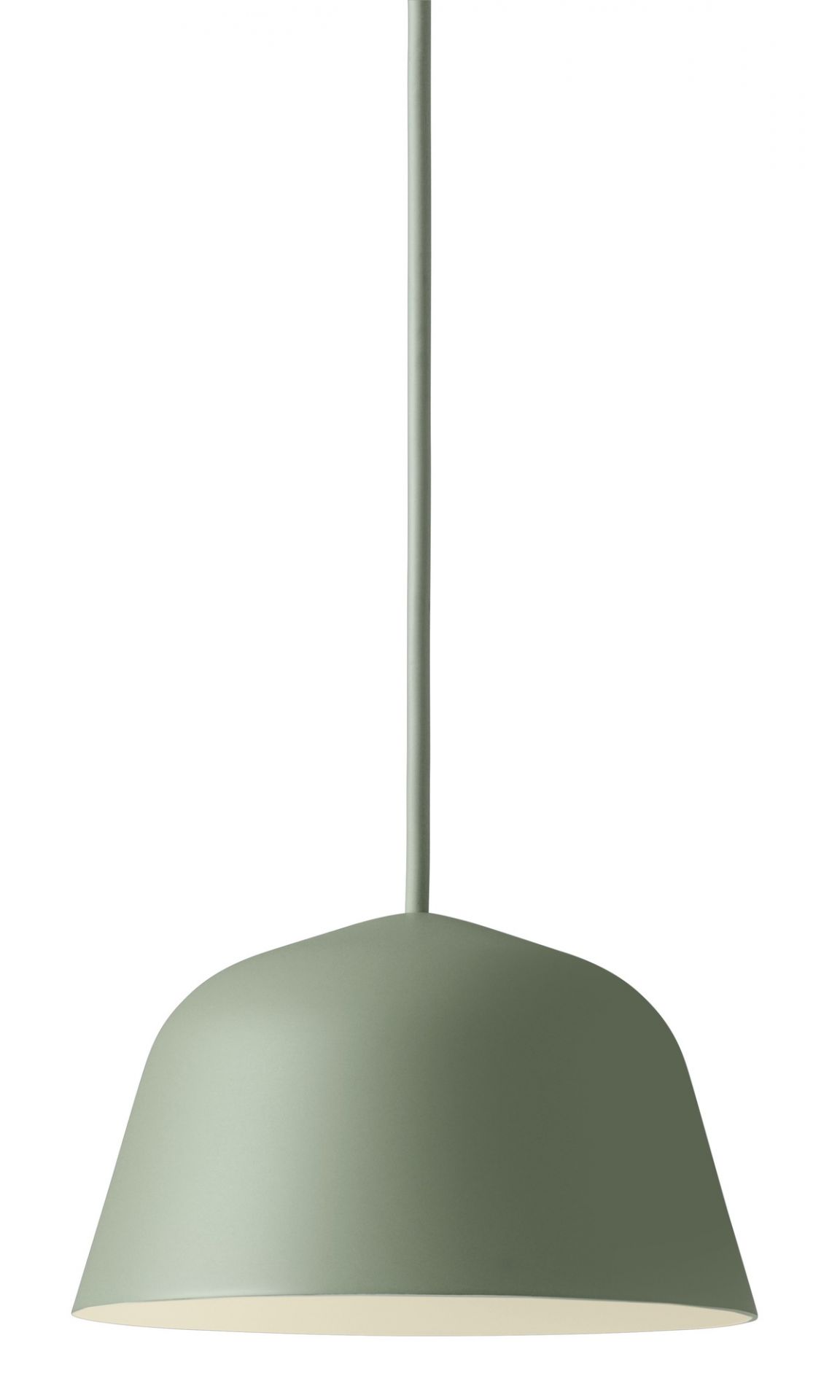 Nahaufnahme der grünen Ambit Pendelleuchte von Muuto, moderne Hängelampe für Wohnräume.